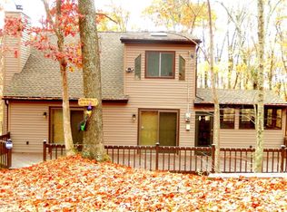 314 Saunders Dr, Bushkill, PA 18324