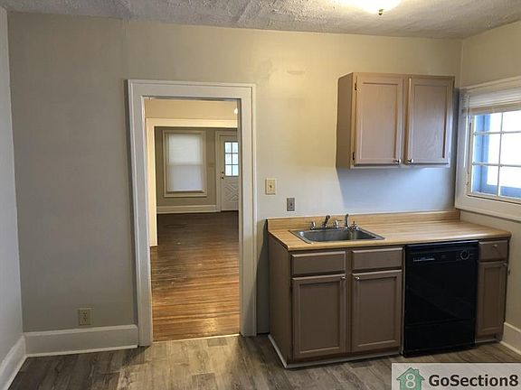 5th image of 710 N Bosart Ave