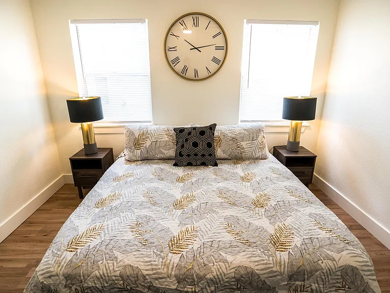 2160 Riverside Ave #2 — Photo 8