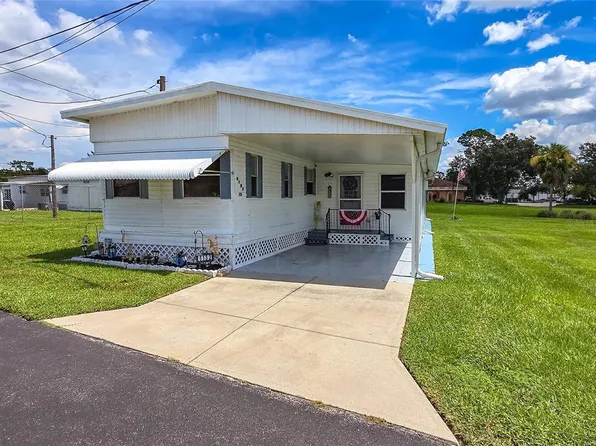 6132 Harriet St, Zephyrhills, FL 33542