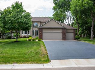 8755 Peony Ln N, Maple Grove, MN 55311