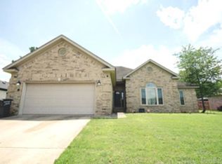 909 Timberwolf Trl, Jacksonville, AR 72076