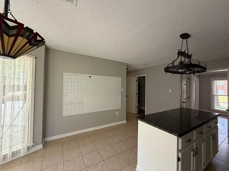 2910 Foster Dale Cv — Photo 16