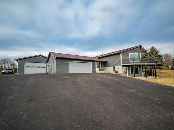 730 N Meadow Dr, Hudson, WI 54016