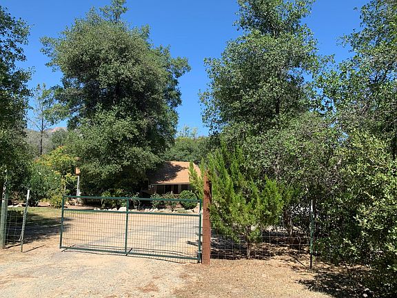 Gated (with lock) driveway