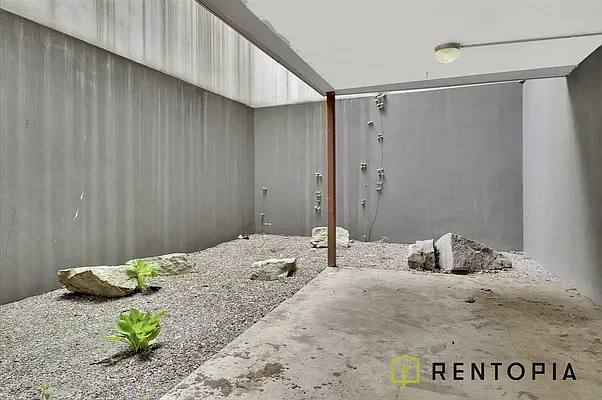 Rented by Rentopia | media 9