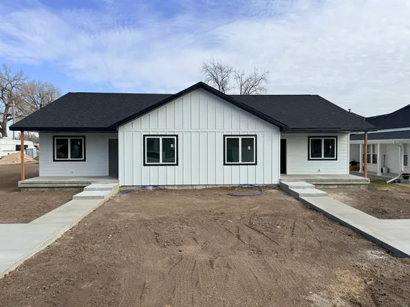 202 E Plum St Unit A, Doniphan, NE 68832