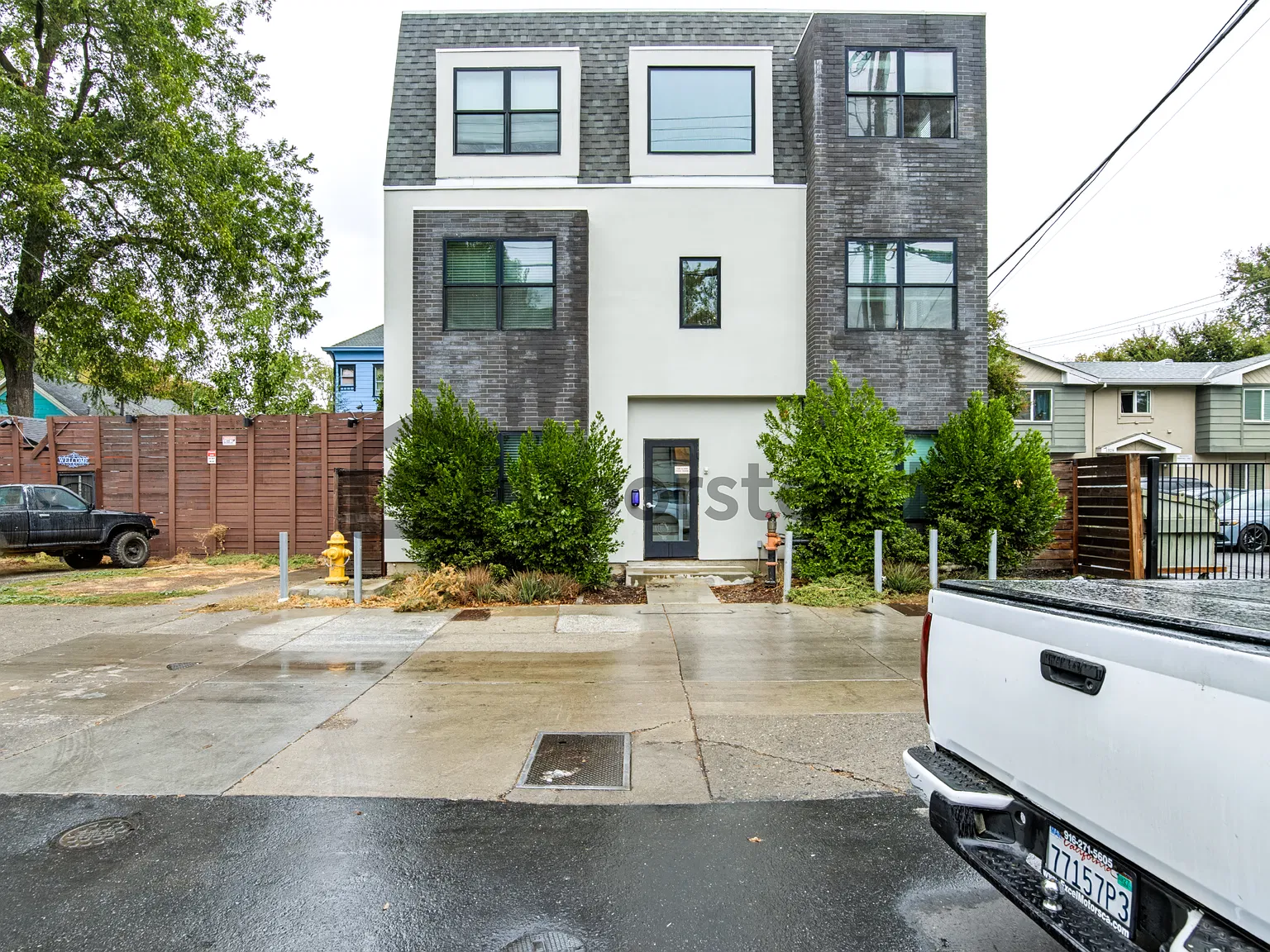 3 bed, 2.5 bath, 1521 sqft, $2,900 — Photo 3