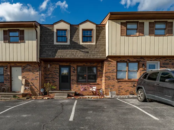 124 Oakcrest Cir, Bristol, VA 24201