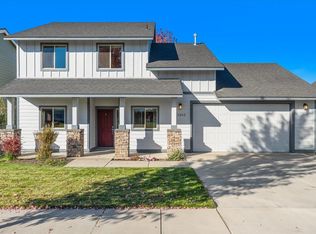 21362 Livingston Dr, Bend, OR 97701
