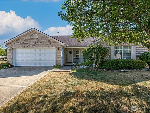 3rd image of 372 Laurel Glen Dr