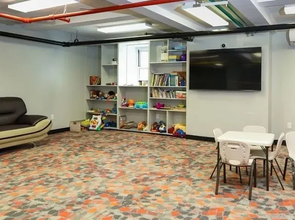 3750 Hudson Manor Terrace image 25 of 27