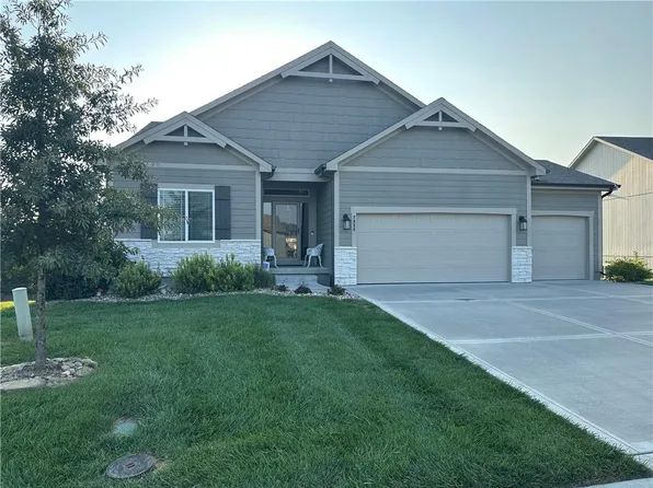 2938 SW Arboridge Dr, Lees Summit, MO 64082