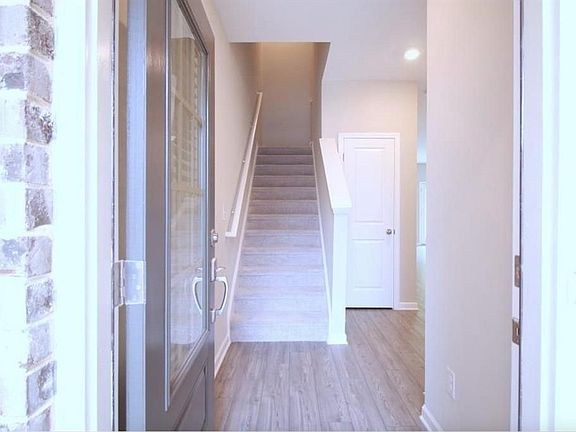 2nd image of 6148 Lanier Harbor Lndg