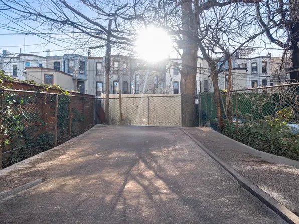 968 Saint Johns Place image 20 of 21