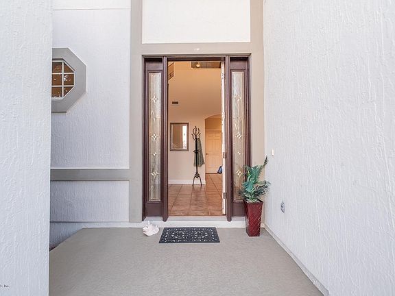 5th image of 688 Sand Isles Cir