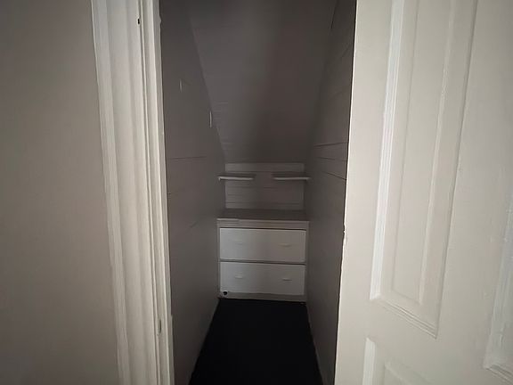 5th image of 1557 Forrest Ave NE