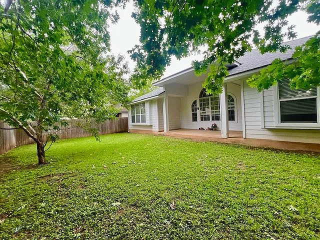 2323 Little Elm Trl — Photo 17