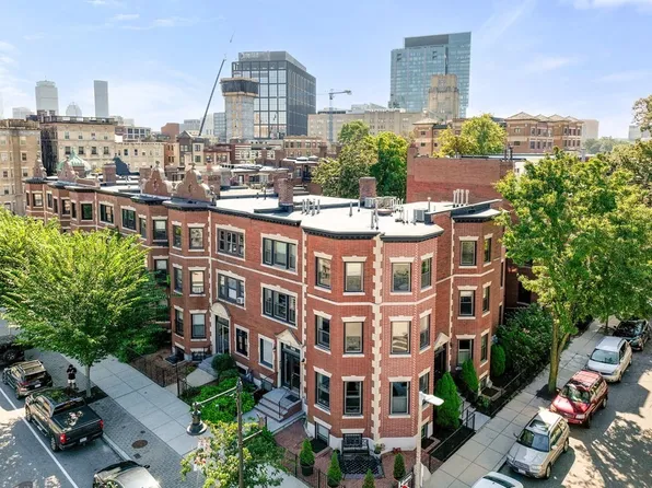 909 Beacon St APT 4, Boston, MA 02215