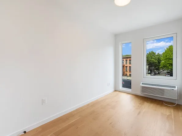 962 Bushwick Avenue image 3 of 9