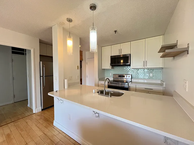 133 Commander Shea Blvd #410 — Photo 2