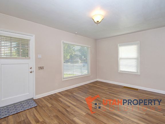 5th image of 1684 E Garfield Ave
