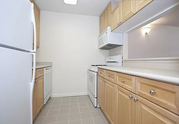 5th image of 50 Battery Pl APT 9K
