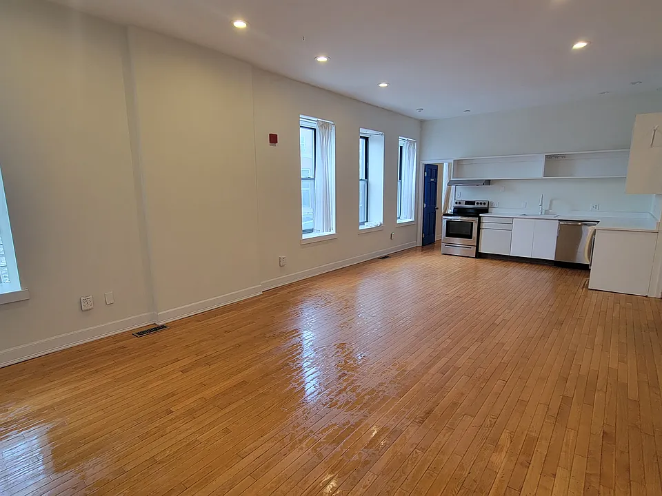 1642 S Broad St #1