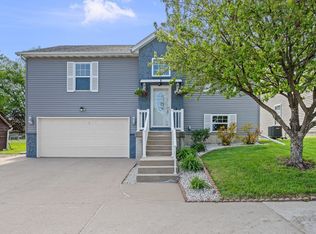 5118 N Division St, Davenport, IA 52806