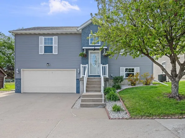 5118 N Division St, Davenport, IA 52806