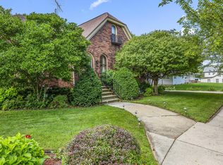 701 W Main St, Watertown, WI