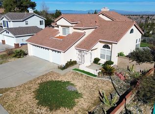 1215 Date Palm Dr, Palmdale, CA 93551