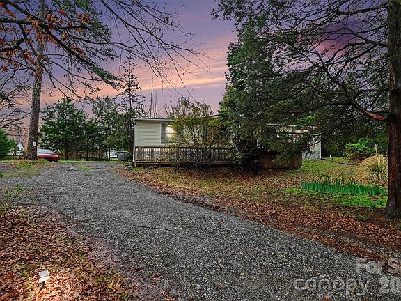 2nd image of 6107 Raintree Cir