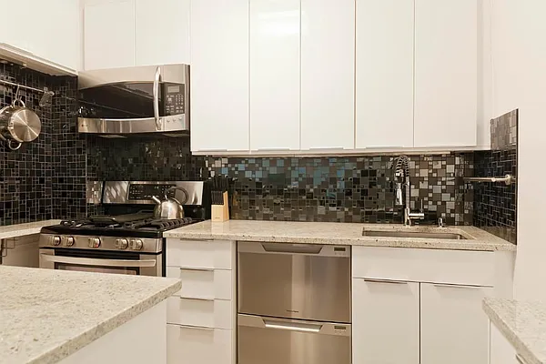 Sold by RealtyTopia | media 6