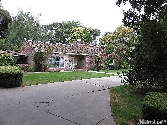1st image of 8547 Helen Ln