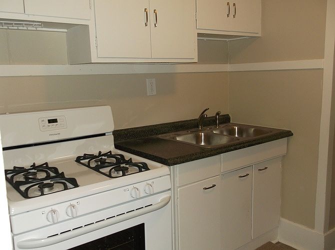 2nd image of 563 1/2 11th Ave S