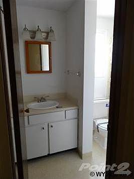 3rd image of 200 Juniper St