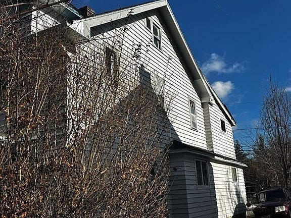 3rd image of 2083 N Taylor Rd