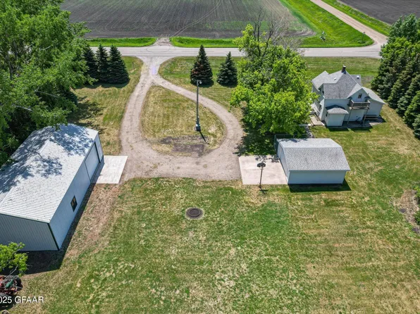 694 6th Ave NE, Thompson, ND 58278