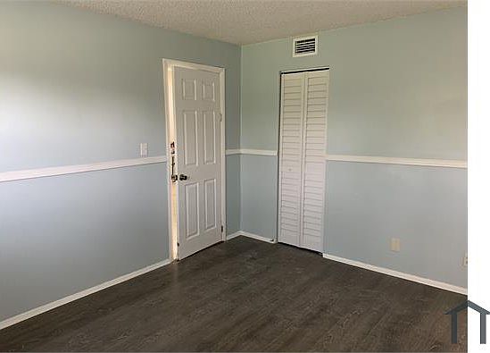 4th image of 7911 Colony Cir N APT 205