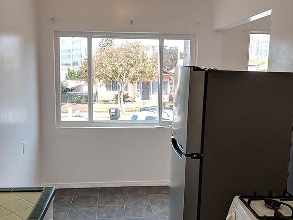 5th image of 221 1/2 20th St