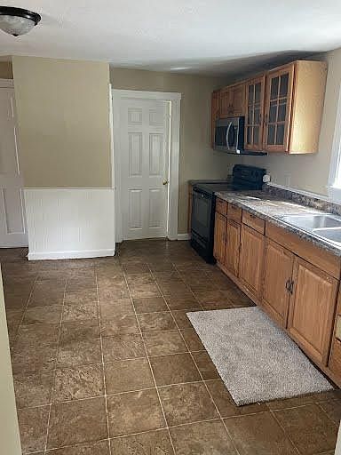 1st image of 120 Washington St #1