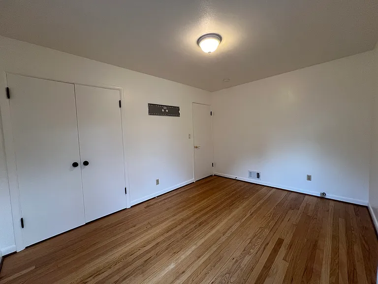 5005 SE Woodward St — Photo 10