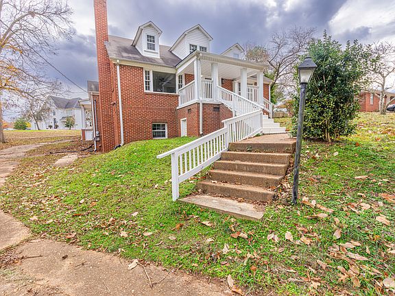 2nd image of 825 Cumberland St