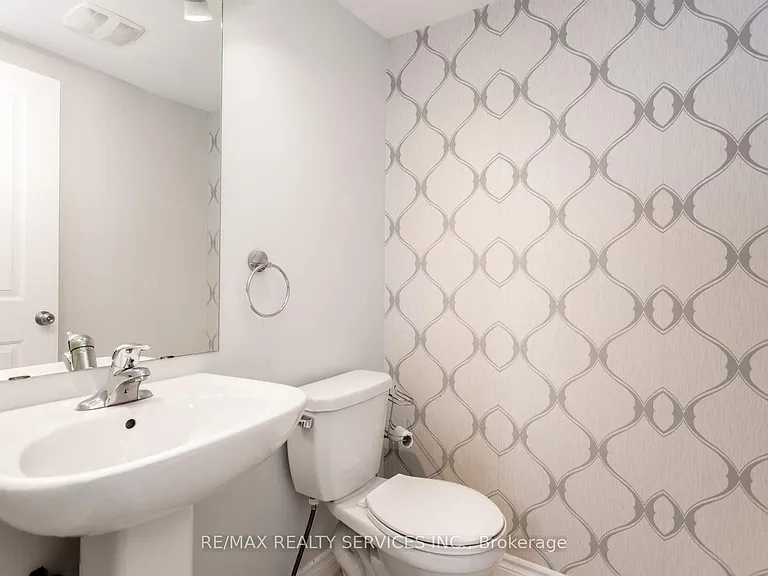 21 Dorchester Ter — Photo 24