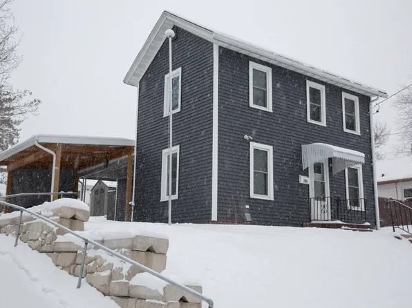 2466 Cherry St, Dubuque, IA 52001