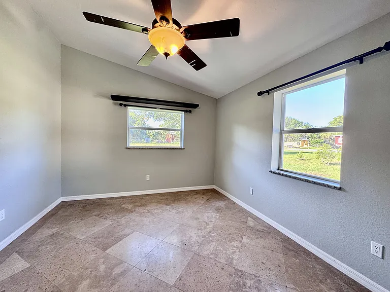 625 N Jackson Rd — Photo 26