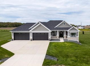 3006 Curtis Ct, Sun Prairie, WI 53590