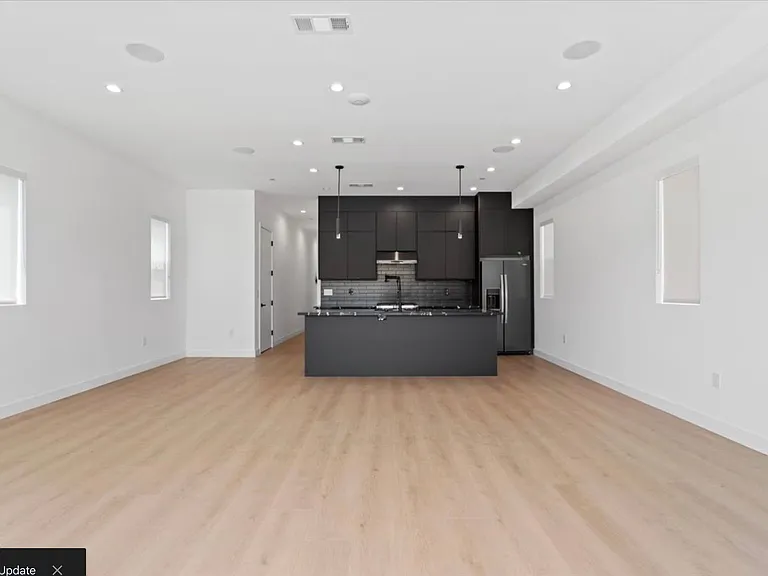 1807 Beloit Ave — Photo 23