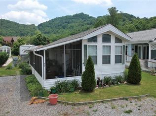 95 Strollers Ln, Waynesville, NC 28785
